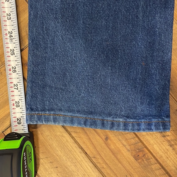 Woman’s Wrangler Jeans - Picture 8 of 9